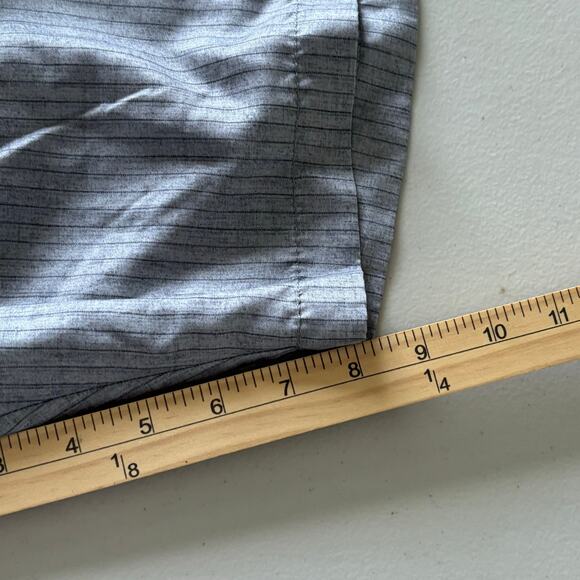 Billabong Men's Size 38 Gray Vertical Stripe Casual Walking Beach Summer Shorts - Picture 6 of 9